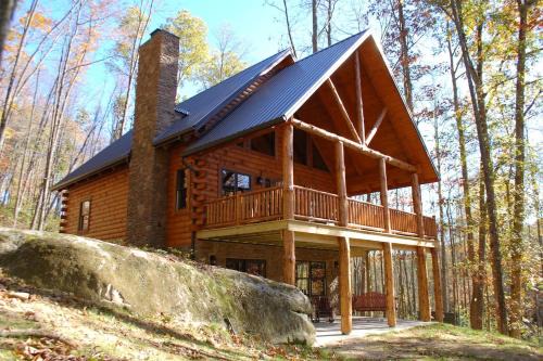 The Secluded Woodbury Cabin, Pond and 42 acres