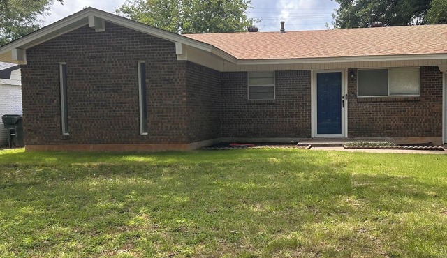 The Second House with a Blue Door sleeps up to 8