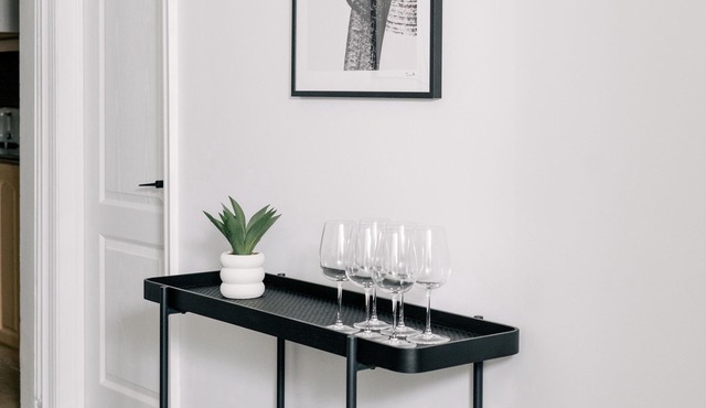 The Selene Room | Private Queen Bed