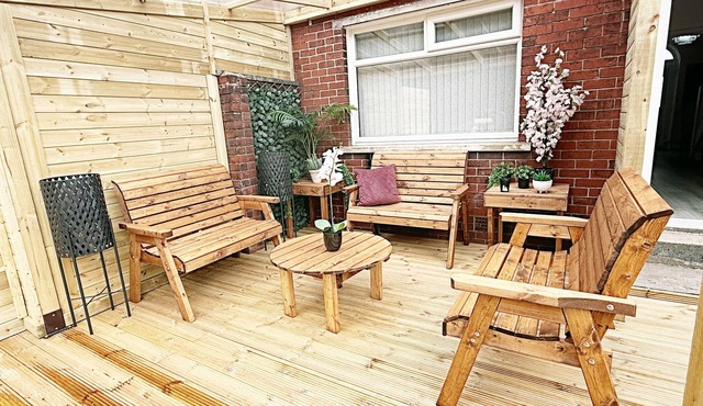 The Serene Stays - 3 Bed Home in Oldham Manchester