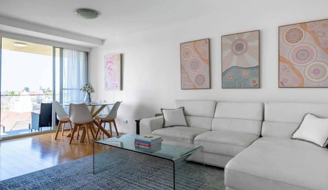 The Serene Urban Retreat | Harbour Views & Pool