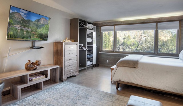 The Serenity Studio (#109) |10 min to Ski Resort - Golf - AC/Pool/Hot Tub