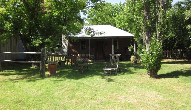 The Settlers Hut - step back in time