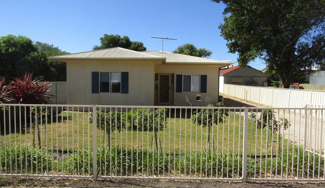 The Shack at Stansbury - Short walk to the beach! Off peak special!