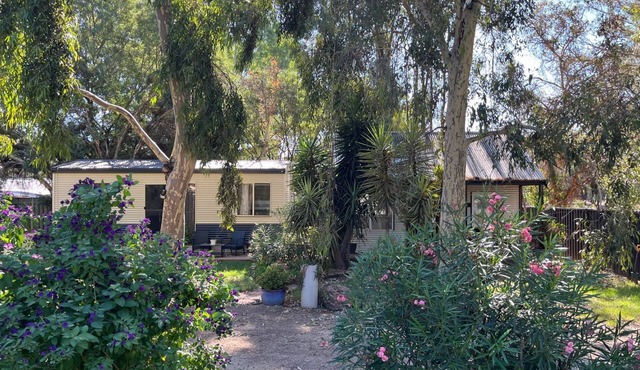 The shack located 5 minutes drive from Yarrawonga township