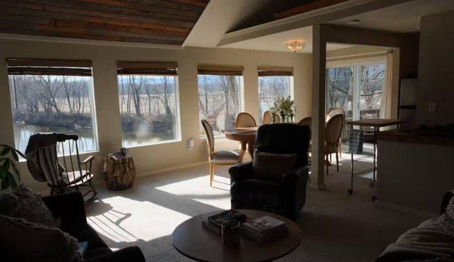 The "Shack" on the River - Ideal location!