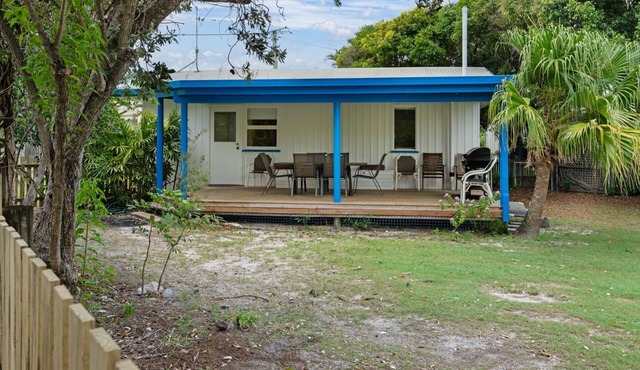 The Shack - Rainbow Beach. The Ultimate Beach Shack. Pets Welcome. Fenced yard.
