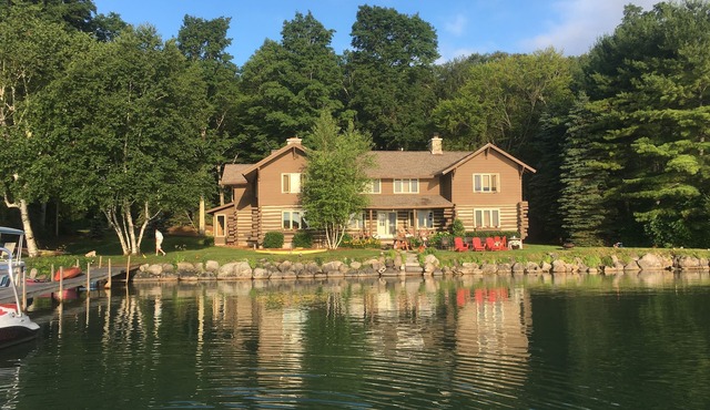 The Shadow Trails Inn- 'The Lodge' on Walloon Lake