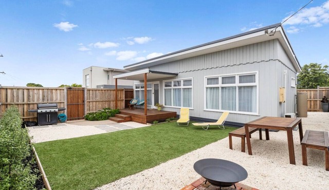 The Shamrock - 700m to the Beach