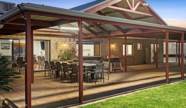 The Shamrock Luxury Retreat