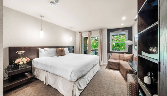 The Shaw Club Hotel