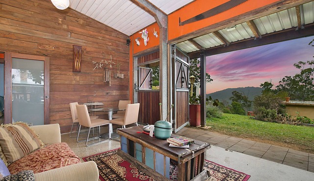 The Shed Conversion with Hot tub and amazing views: Building#5