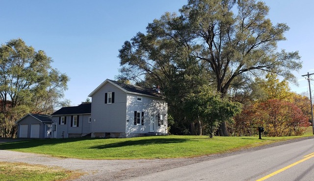 The Shepard Farmhouse on Acreage, a Private House