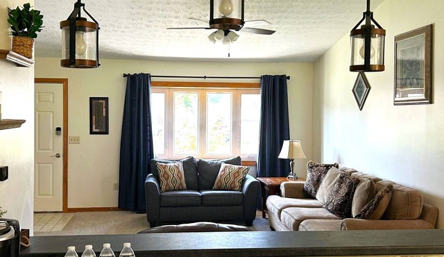 The Sherwood Home: 3 BR W/Garage Use, Convenient to 1-75