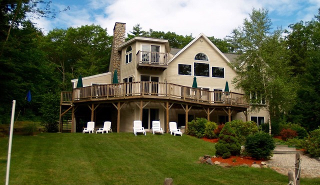 The Ship: 8-Bedroom Moose Pond Escape with Sandy Beach & Dock