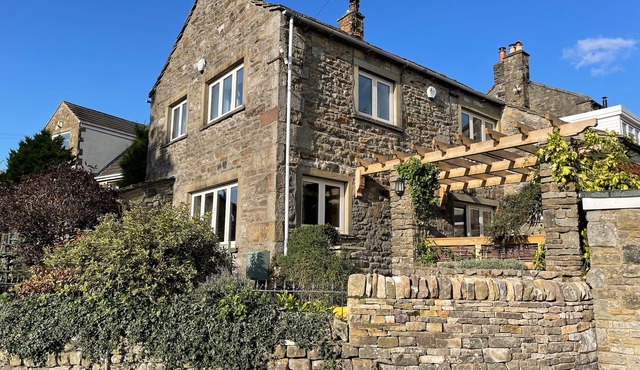 THE SHIPPON, family friendly, with open fire in Grassington