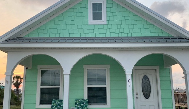 The Shipwreck Cottage is your beach vacation spot!