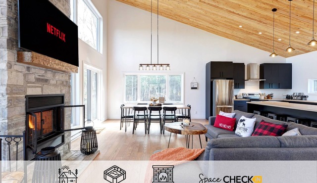 The Shore's Chalet | Spa | Fireplace | Terraces | Foosball Table