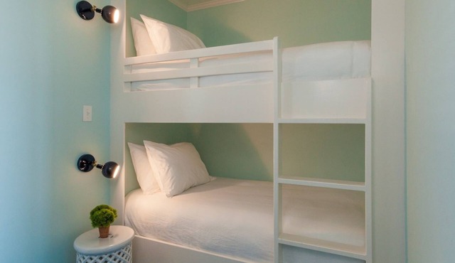 The Shore Thing – 4-Rooms Getaway with Beach Vibes & Poolside Fun