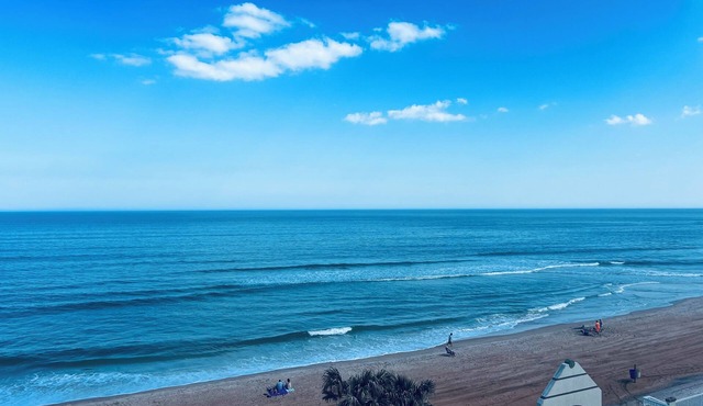 ~The Shoreline~ Oceanfront Studio Condo