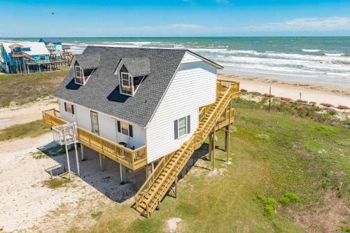 The Shoreline Social - Front Row Beach Home Cheers