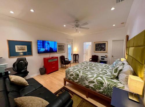 The Signature Orange Grove Suite
