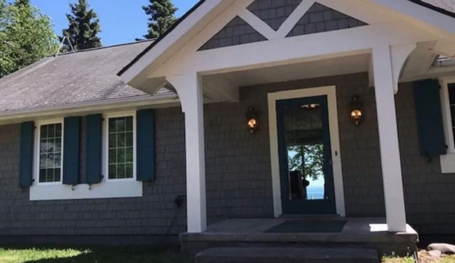 The Silver Hilton on Lake Superior! With Bungalow
