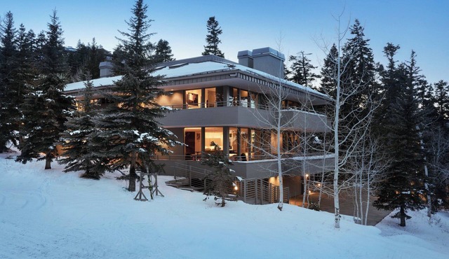 The Silver House - Deer ValleynnSki In/Ski Out Luxury Property