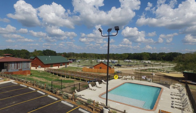 The Silver Spur Resort - Campsite