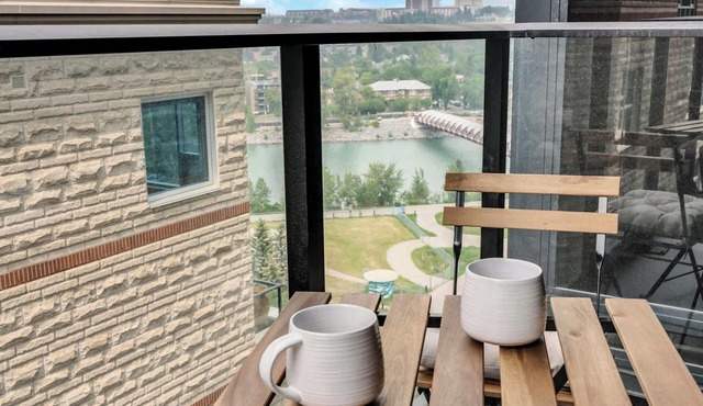 The Silverwood Corner DT Steps to Riverwalk