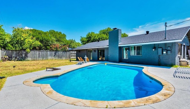 The Sinatra - Fun 5BD Home Huge Pool Game Room