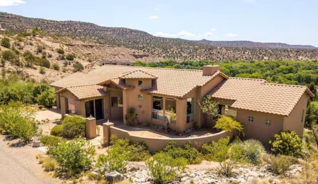 The Sky House Amid The Vineyards near Sedona