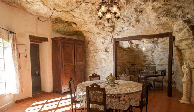 The SKYLARK 'Troglo-gîte' at our Songbird Sanctuary near Chateau Chenonceau