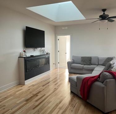 The Skylight Retreat - Private 3BR Home in Saint Paul