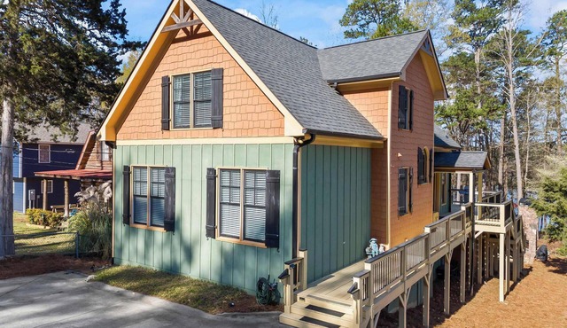 The Skyline Way Lake House w/Hot Tub & Dock!