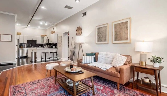 THE SKYSCRAPER IN HEART OF COLUMBUS