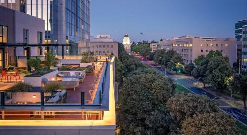 The Slate Luxury Capitol View DOCO Golden 1