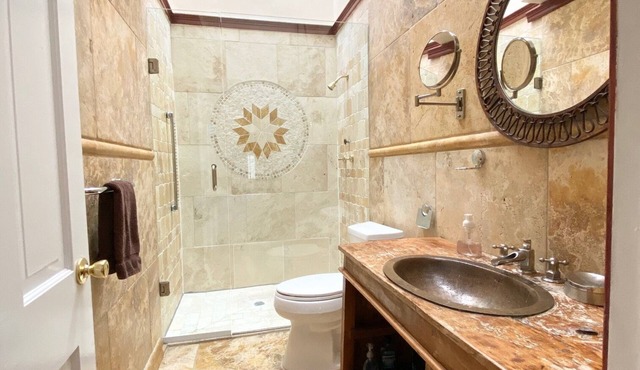 The Smithsonian Vacation House - Walk To The Museums - Free Parking - Waterfront