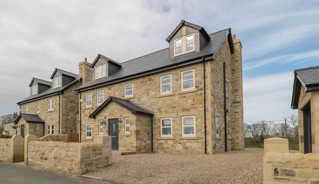 THE SMITHY, family friendly, luxury holiday cottage in Ponteland