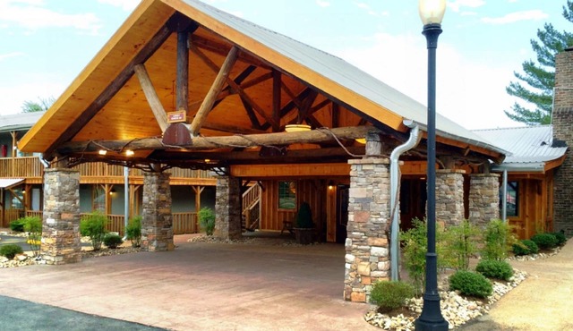 The Smokehouse Lodge and Cabins