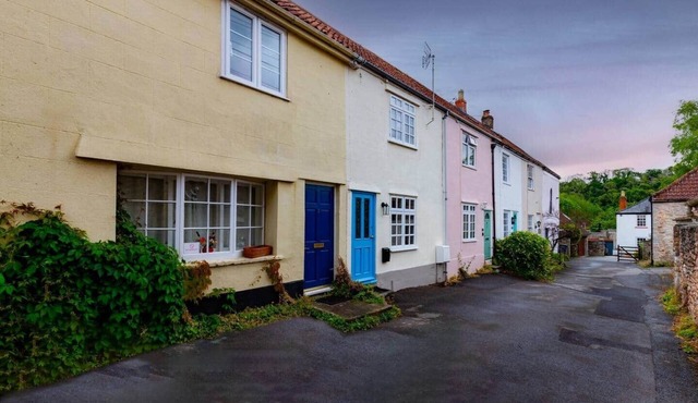 The Snug - A Quaint Mews Cottage City Centre
