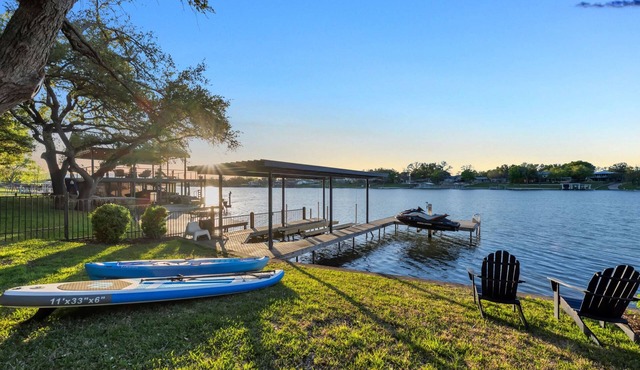 The Snug- Lakefront house, water toys, & boat dock
