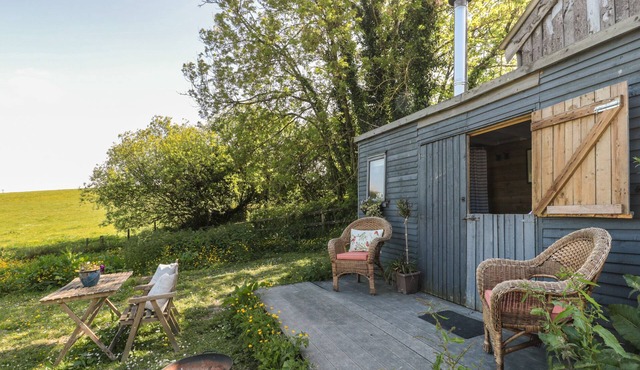 THE SNUG, romantic, character holiday cottage in Dulverton