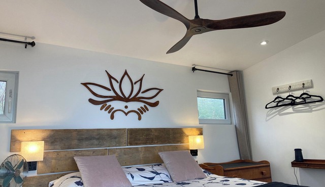 The Snuggy -NEW! Ocean views -Private - Eco-Lux - King Bed - Adults Only!