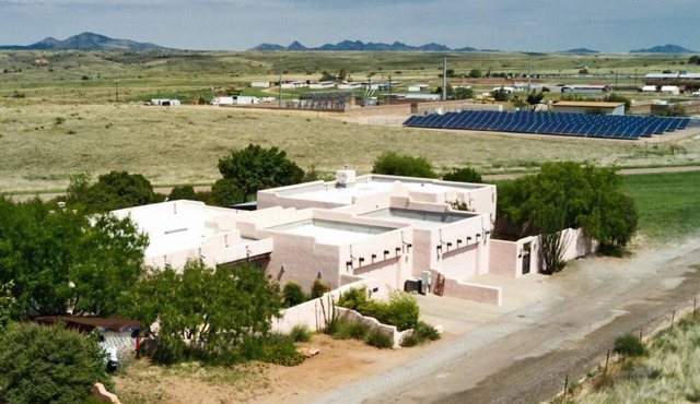 "The Somm's Aviary" peaceful 2BR house in Sonoita