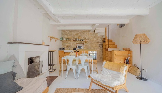 The Song of Venelles - House & its annex