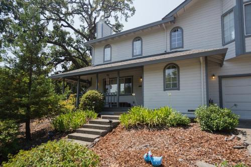 The Sonoma Grape Escape 4 BD and 2,5BA Wineries Nearby