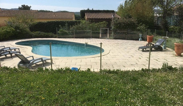 THE SOUTH VILLA 12/14 BEDS WITH SWIMMING POOL LE VAL EN PROVENCE
