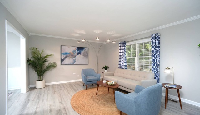 The Southern Mansion - Close to Everything!