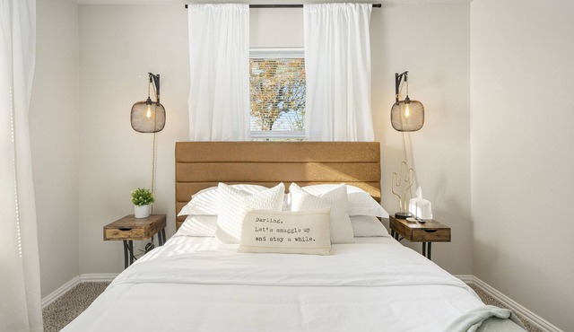 The Southern Sapphire: A Cozy Lake View Getaway